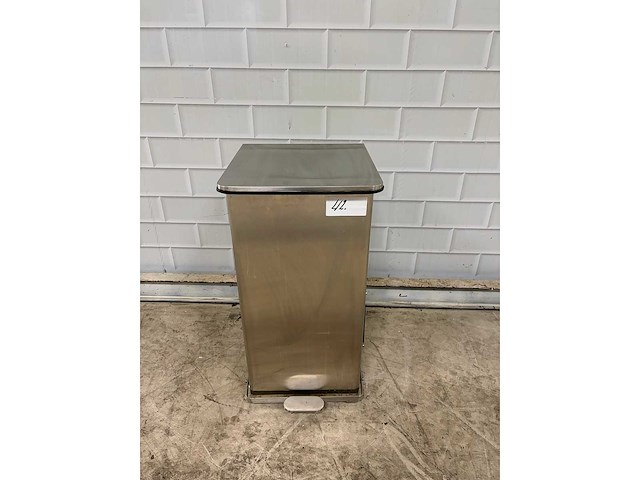 Rvs pedaalbediend afvalbak inhoud 100 liter - afbeelding 5 van  8