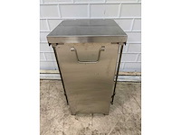 Rvs pedaalbediend afvalbak inhoud 100 liter - afbeelding 7 van  8