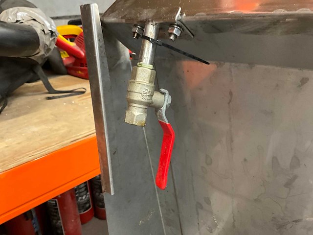 Rvs plank met goot - afbeelding 4 van  4