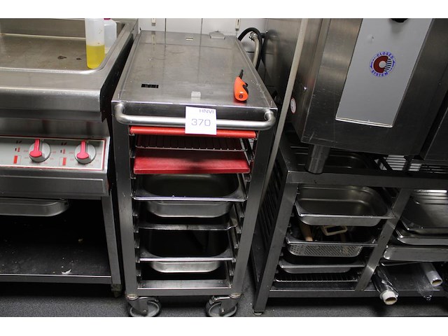 Rvs platenwagentje met diverse platen en gastronoombakken. afm. 42 x 81 x 90 cm. - afbeelding 1 van  2