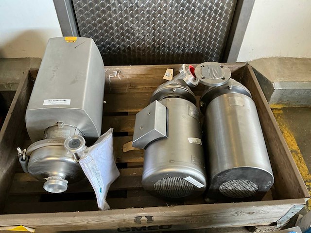 Rvs pomp (3x) - afbeelding 1 van  2