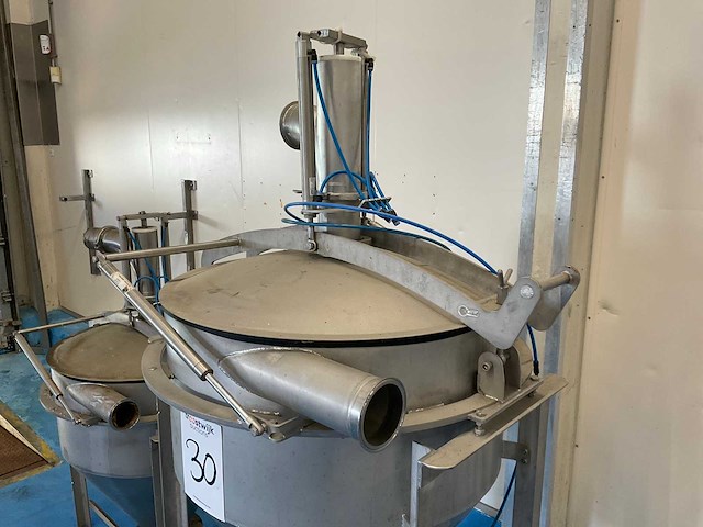 Rvs proces-/buffervat met pneumatische productafvoer (2x) - afbeelding 7 van  8
