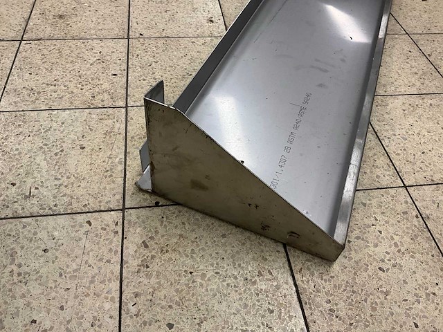 Rvs schap om aan tafel te hangen - afbeelding 5 van  5