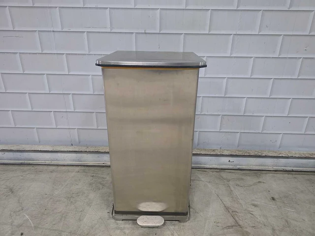 Rvs softclose afvalemmer met voetpedaal - afbeelding 1 van  4