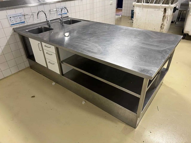 Rvs spoel- en werktafel eiland - afbeelding 2 van  9