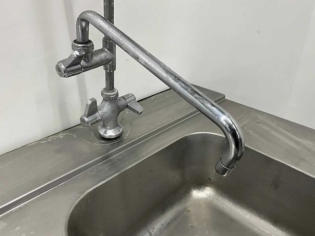 Rvs spoelaanvoertafel met voorspoeldouche - afbeelding 5 van  7