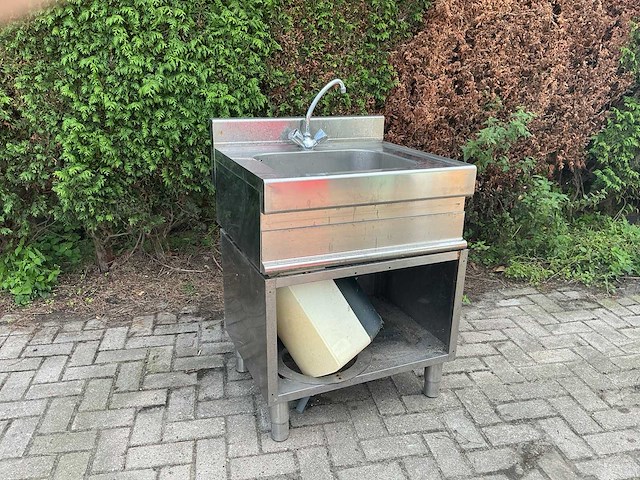 Rvs spoelbak op onderstel inclusief 10 liter boiler - afbeelding 1 van  8