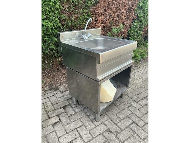 Rvs spoelbak op onderstel inclusief 10 liter boiler - afbeelding 7 van  8
