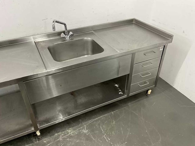 Rvs spoeltafel (330 cm) - afbeelding 5 van  8