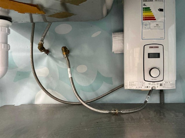 Rvs spoeltafel met boiler - afbeelding 5 van  7