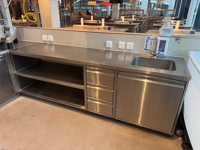 Rvs spoeltafel met close-in boiler - afbeelding 1 van  9