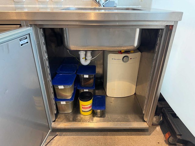 Rvs spoeltafel met close-in boiler - afbeelding 4 van  9