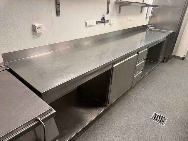 Rvs spoeltafel met lades - afbeelding 2 van  8