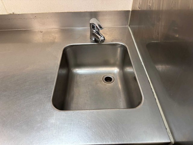 Rvs spoeltafel met lades - afbeelding 3 van  8