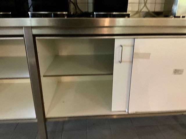 Rvs spoeltafel met onderkasten - afbeelding 8 van  9