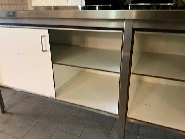 Rvs spoeltafel met onderkasten - afbeelding 9 van  9