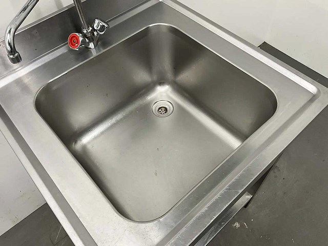 Rvs spoeltafel met voorspoeldouche - afbeelding 6 van  6