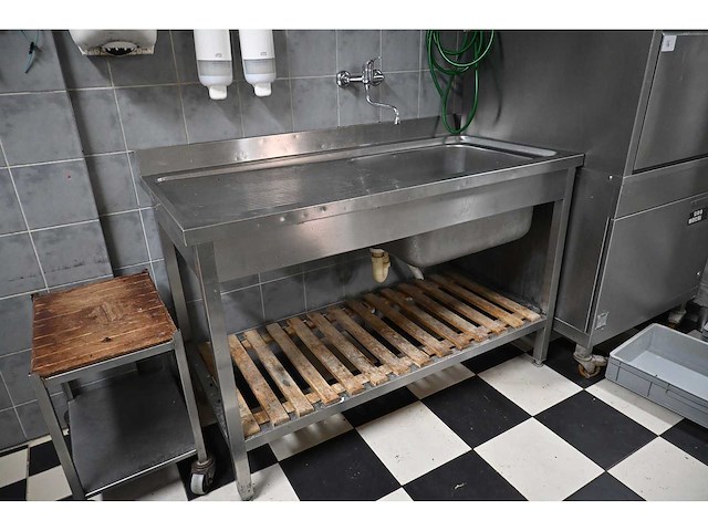 Rvs spoeltafel - afbeelding 1 van  5