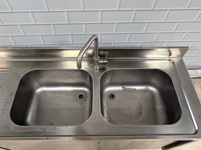 Rvs spoelwerktafel met dubbele spoelbak 2 x schuifdeur en onderschap en 1 mengkraan - afbeelding 7 van  8