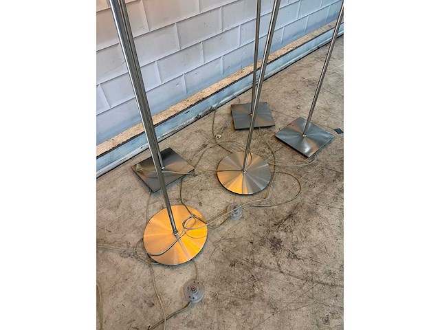 Rvs staande design lamp (5x) - afbeelding 4 van  4