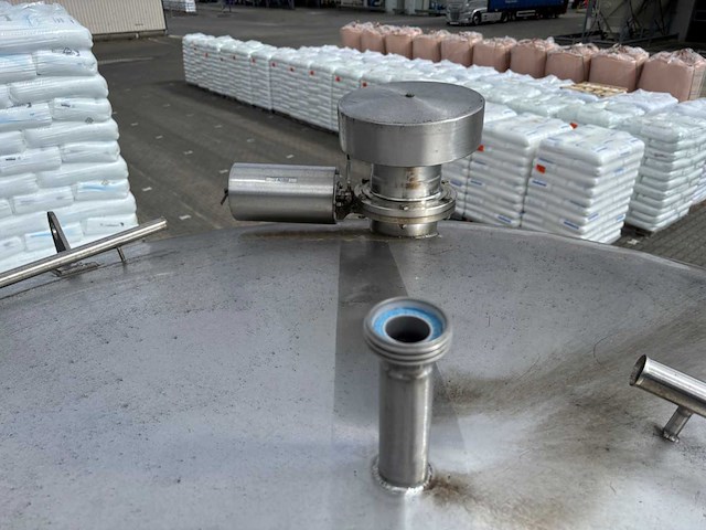 Rvs staande dubbelwandige tank ca. 9000ltr. - afbeelding 24 van  25