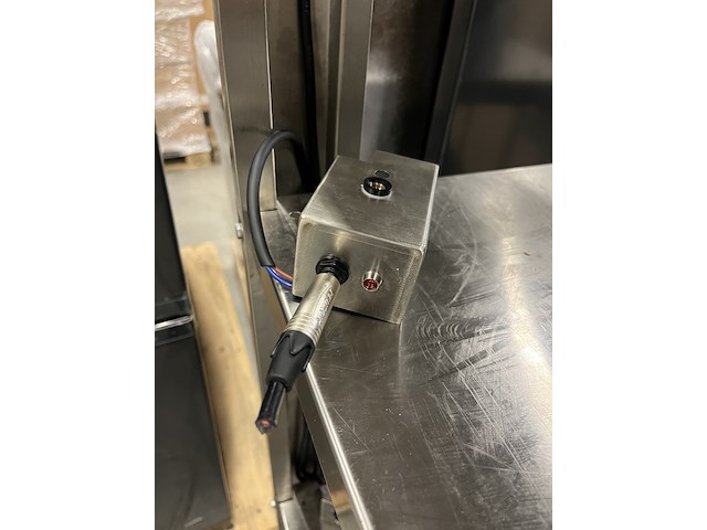 Rvs stelling inclusief 4 bezorgtassen met heatelement heatmaestro - afbeelding 5 van  7