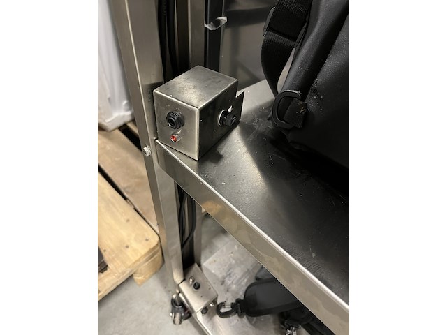 Rvs stelling inclusief 4 bezorgtassen met heatelement heatmaestro - afbeelding 6 van  7