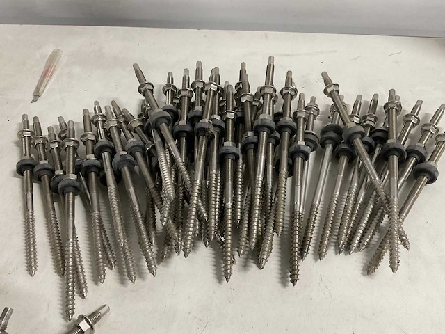 Rvs stokschroef 250xm10 voor dakmontage zonnepaneel (48x) - afbeelding 1 van  2