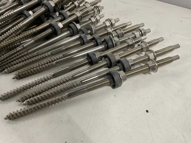 Rvs stokschroef 250xm10 voor dakmontage zonnepaneel (48x) - afbeelding 2 van  2