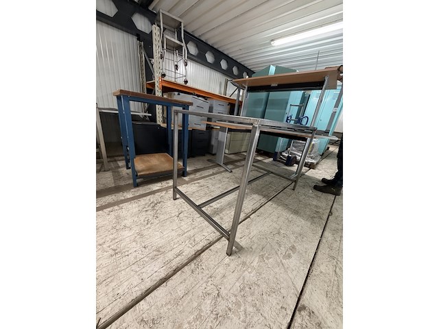 Rvs tafel - afbeelding 2 van  2