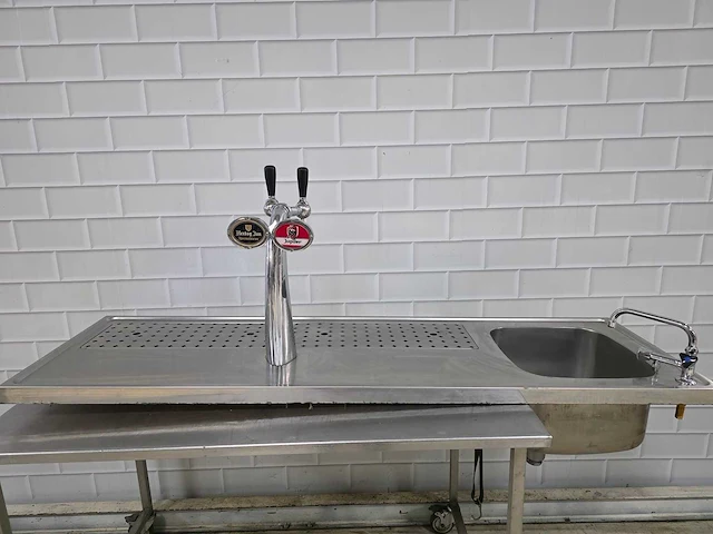 Rvs tapblad met 2 taps tapkranen en spoelbak - afbeelding 1 van  6