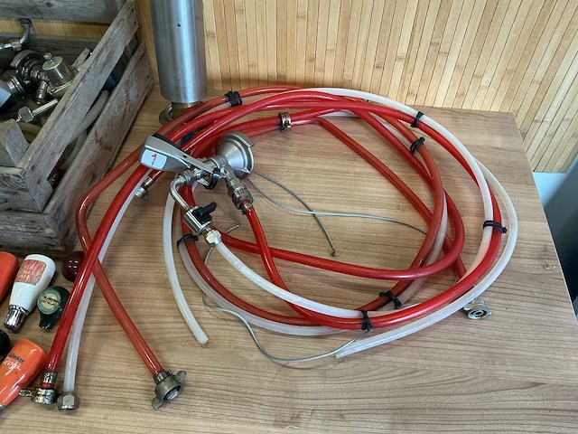 Rvs tapbrug met toebehoren - afbeelding 3 van  15