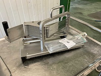 Rvs tomaten snijmachine - afbeelding 2 van  3