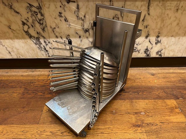 Rvs transportkar met 33x rvs wokpan (2x) - afbeelding 1 van  5