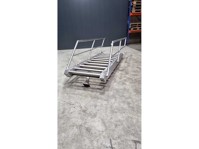 Rvs trap - afbeelding 2 van  2