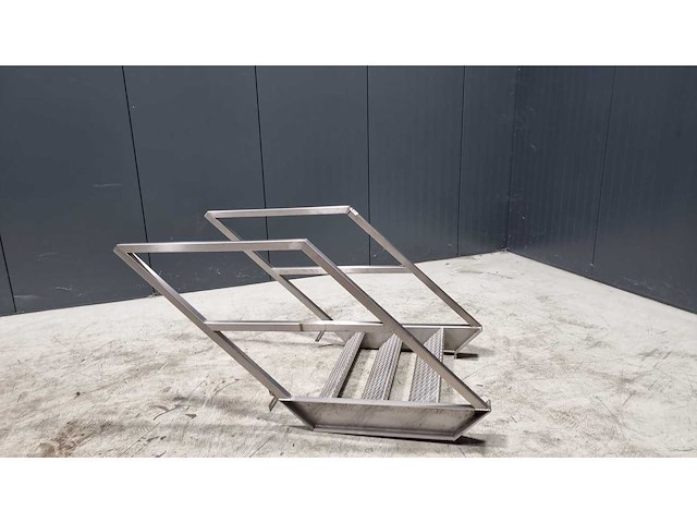 Rvs trap - afbeelding 1 van  2