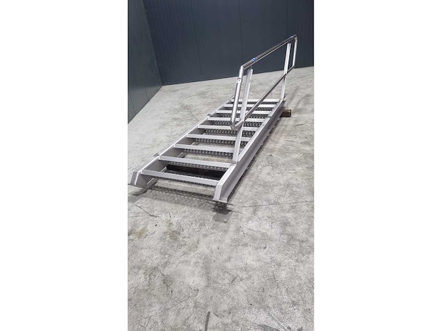 Rvs trap - afbeelding 2 van  2