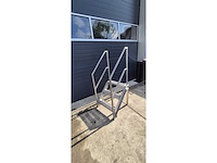 Rvs trap - afbeelding 3 van  5