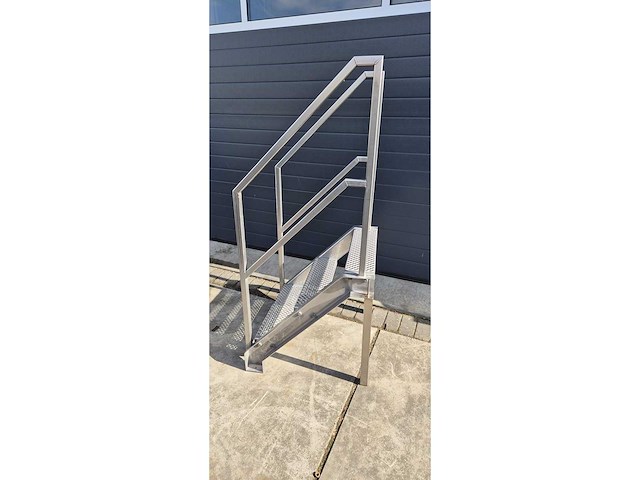 Rvs trap - afbeelding 2 van  4