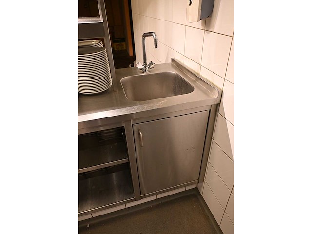 Rvs uitgiftemeubel met qvr 2 x 2-delige rvs warmtebrug en spoelmeubel - afbeelding 2 van  13