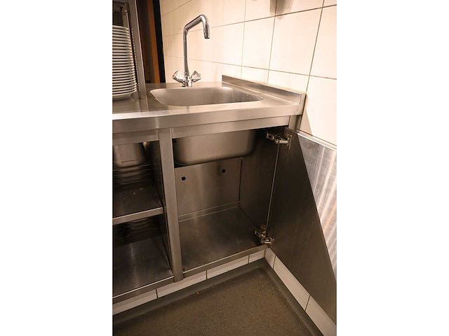 Rvs uitgiftemeubel met qvr 2 x 2-delige rvs warmtebrug en spoelmeubel - afbeelding 3 van  13