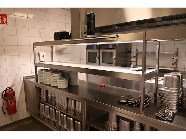 Rvs uitgiftemeubel met qvr 2 x 2-delige rvs warmtebrug en spoelmeubel - afbeelding 10 van  13