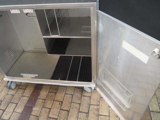 Rvs verrijdbare cleanroom kast (134 x 64 x 125cm) - afbeelding 5 van  6