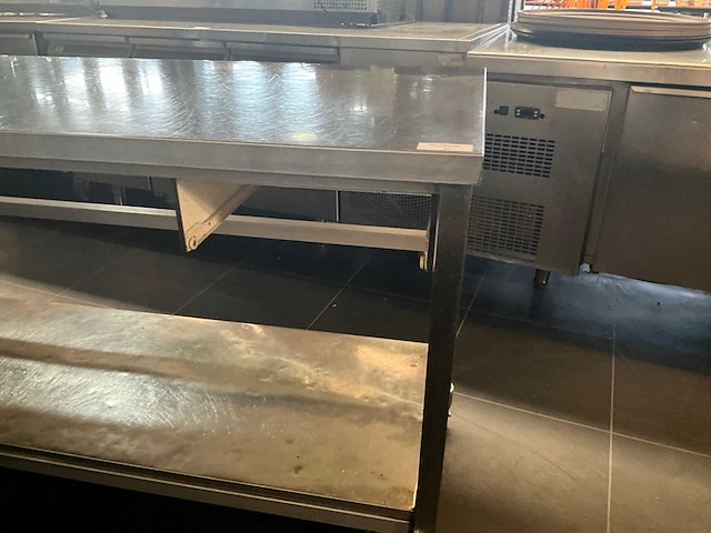 Rvs verrijdbare tafel - afbeelding 7 van  8