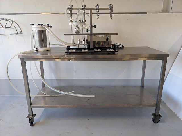 Rvs verrijdbare tafel - afbeelding 1 van  3