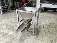 Rvs vul silo met opvangbak - afbeelding 1 van  4