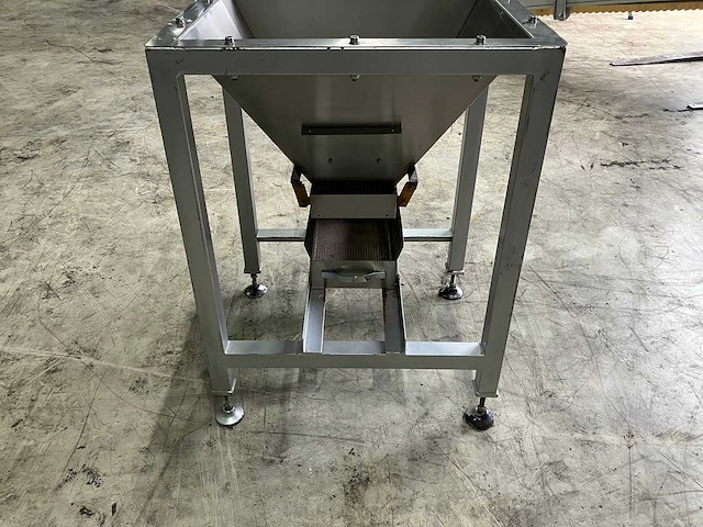 Rvs vul silo met opvangbak - afbeelding 3 van  4