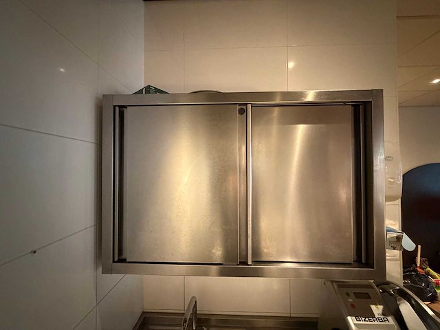 Rvs wand schuifdeurkast - afbeelding 1 van  4