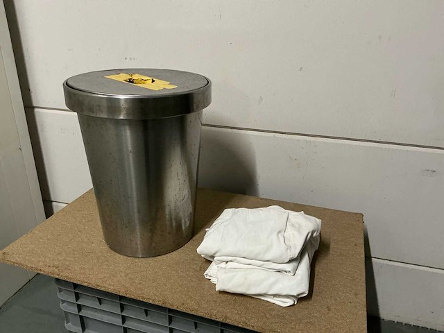 Rvs wasmand met stoffen zakken - afbeelding 1 van  3