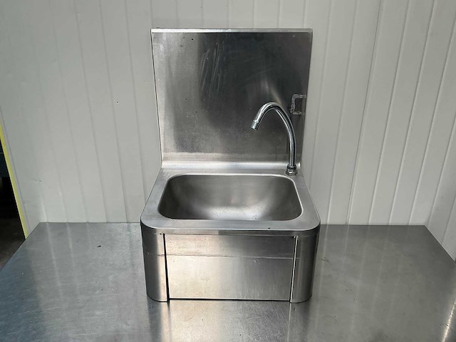 Rvs wastafel - afbeelding 1 van  3